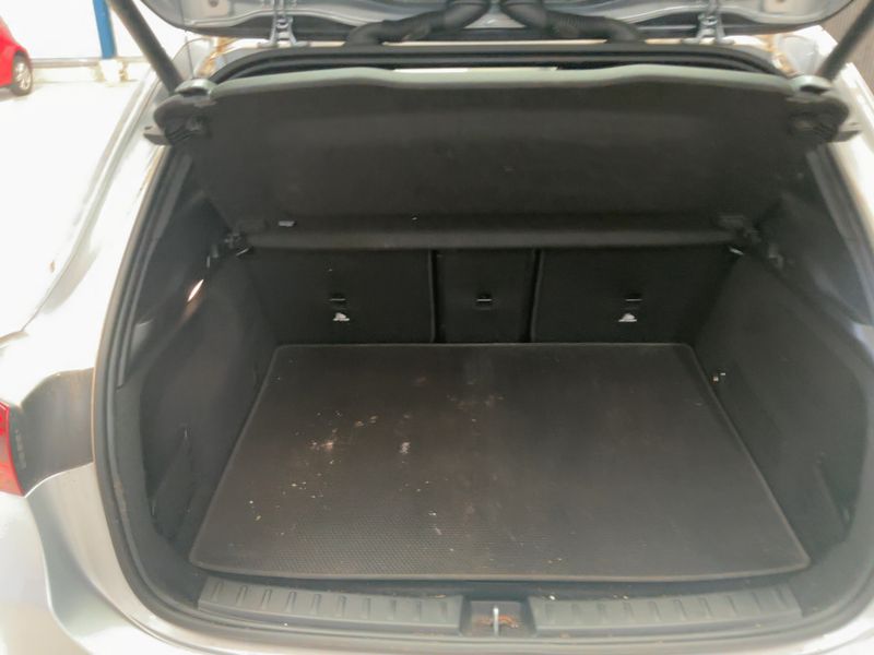 Mercedes-Benz EQA 300 4Matic Progressive — zdjęcie 10