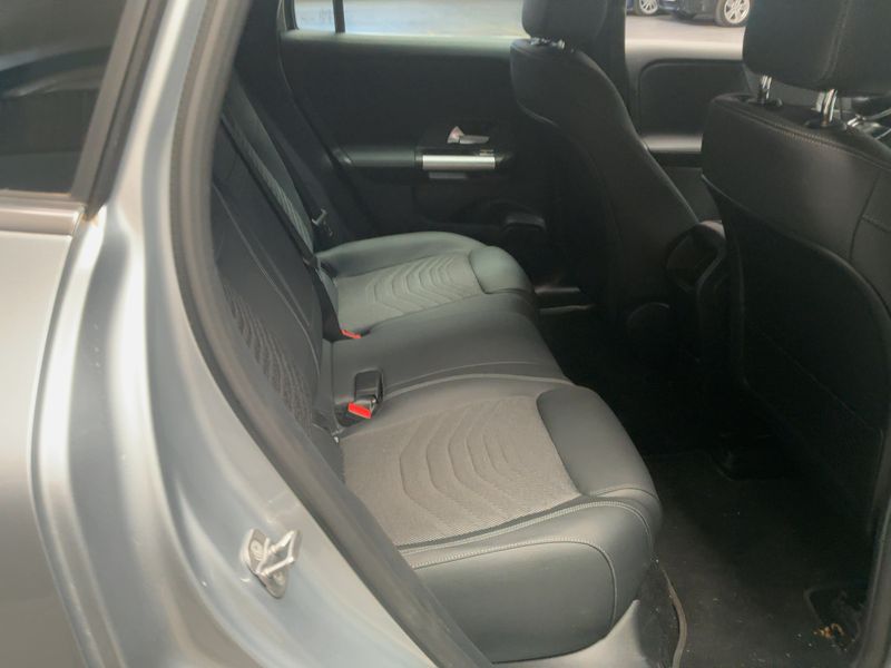 Mercedes-Benz EQA 300 4Matic Progressive — zdjęcie 14