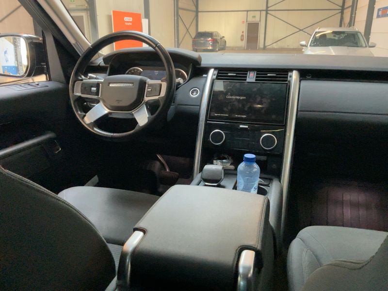 Land Rover Discovery 5 D250 Mild-Hybrid AWD — zdjęcie 12