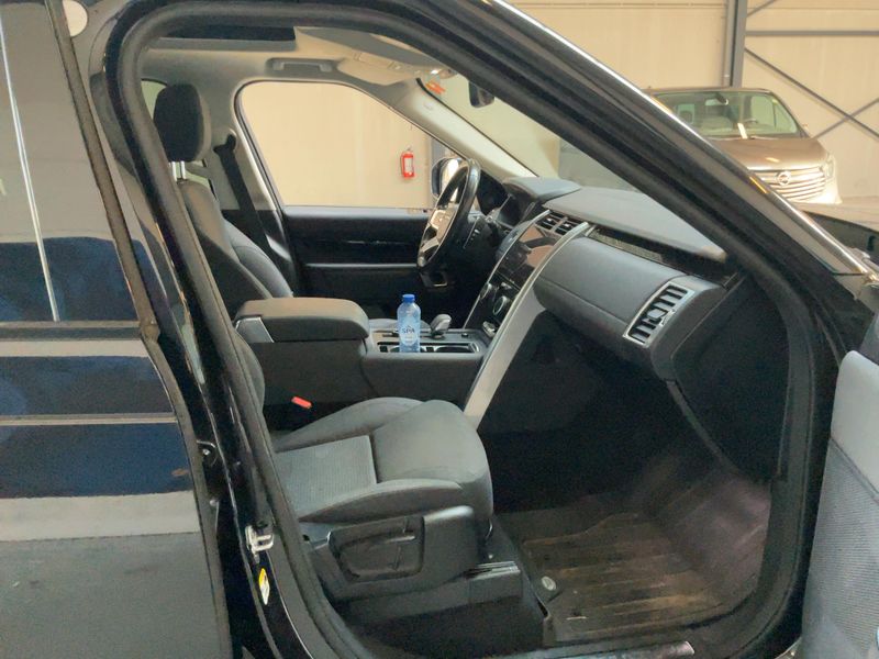 Land Rover Discovery 5 D250 Mild-Hybrid AWD — zdjęcie 11