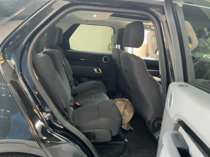 Land Rover Discovery 5 D250 Mild-Hybrid AWD — zdjęcie 14
