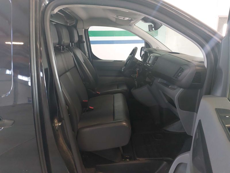 Citroen Jumpy 2.0 Blue-HDi Club M — zdjęcie 10