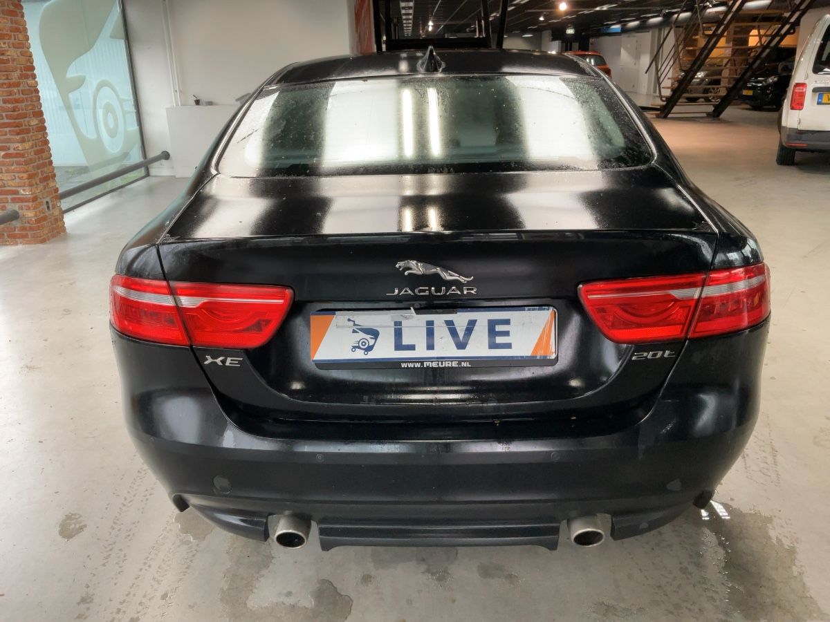 Jaguar XE 2018 — photo 8