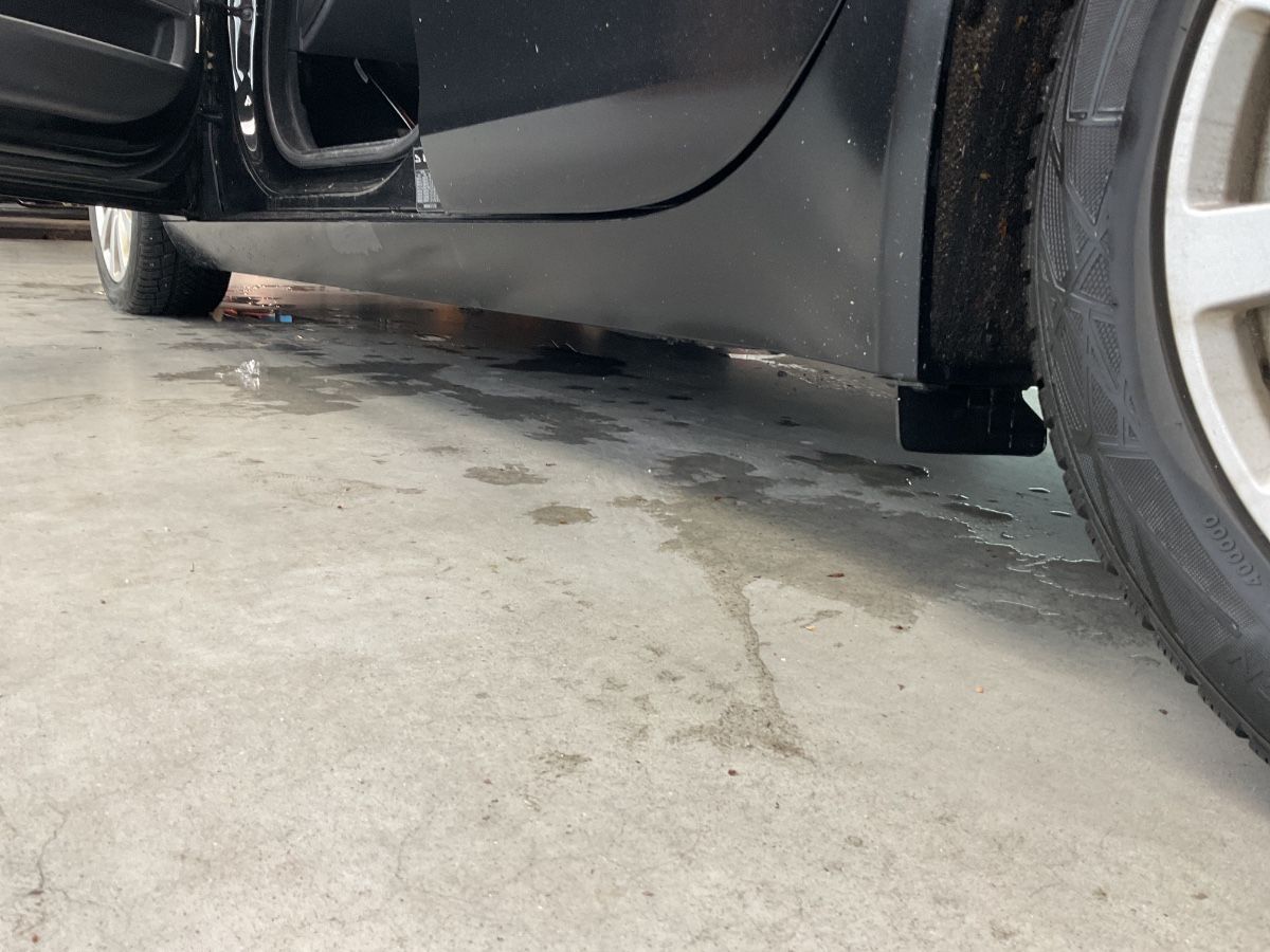Jaguar XE 2018 — photo 28