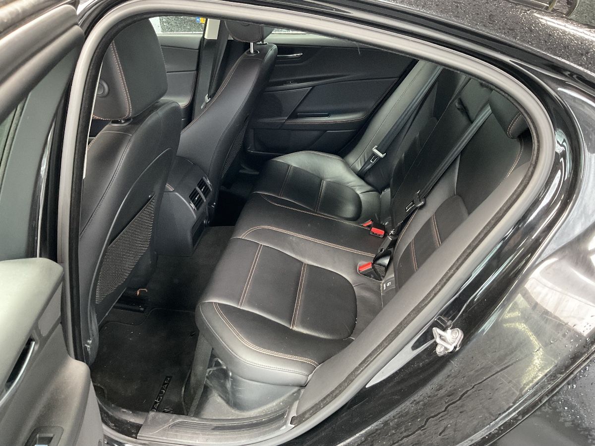 Jaguar XE 2018 — photo 20