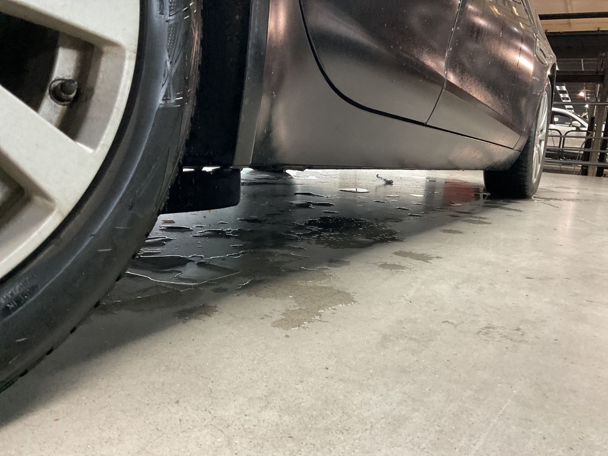 Jaguar XE 2018 — photo 24