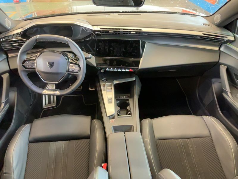 Peugeot 408 1.2 Mild-Hybrid GT — zdjęcie 12