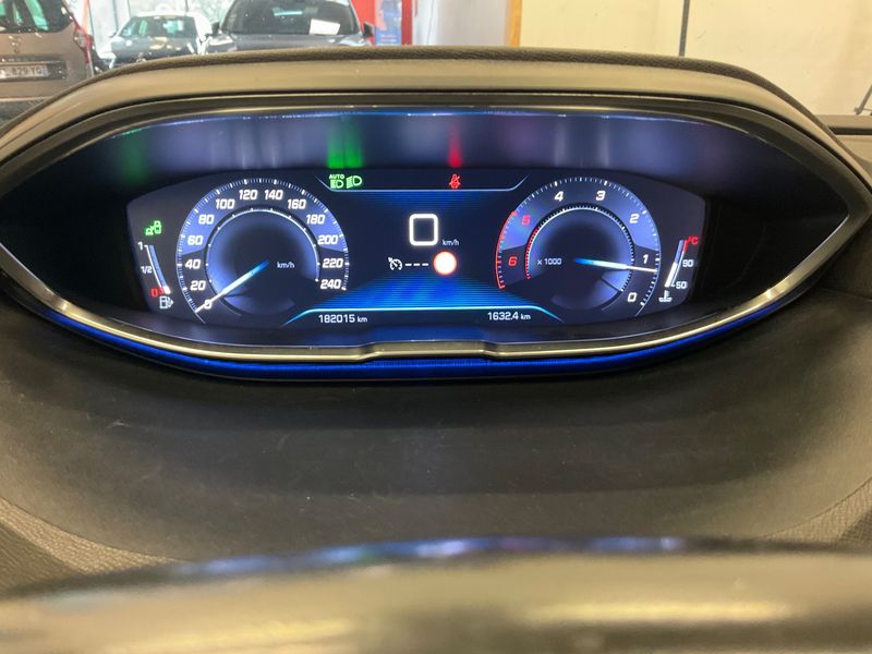 Peugeot 3008 1.5 Blue-HDi Allure Business — zdjęcie 13
