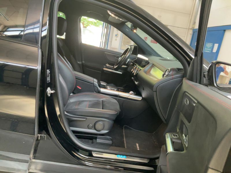 Mercedes-Benz EQA 250 AMG Line — zdjęcie 11