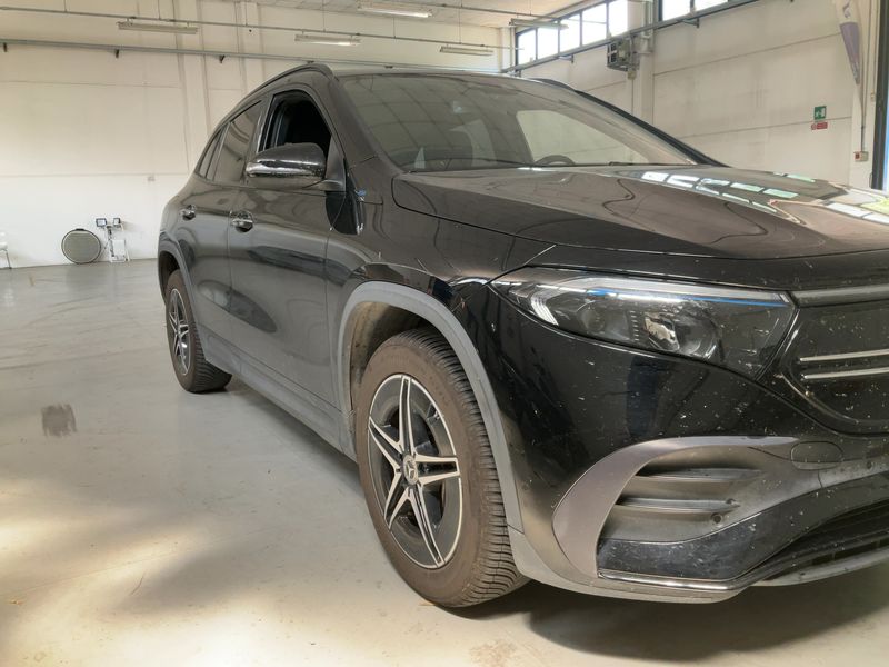 Mercedes-Benz EQA 250 AMG Line — zdjęcie 8