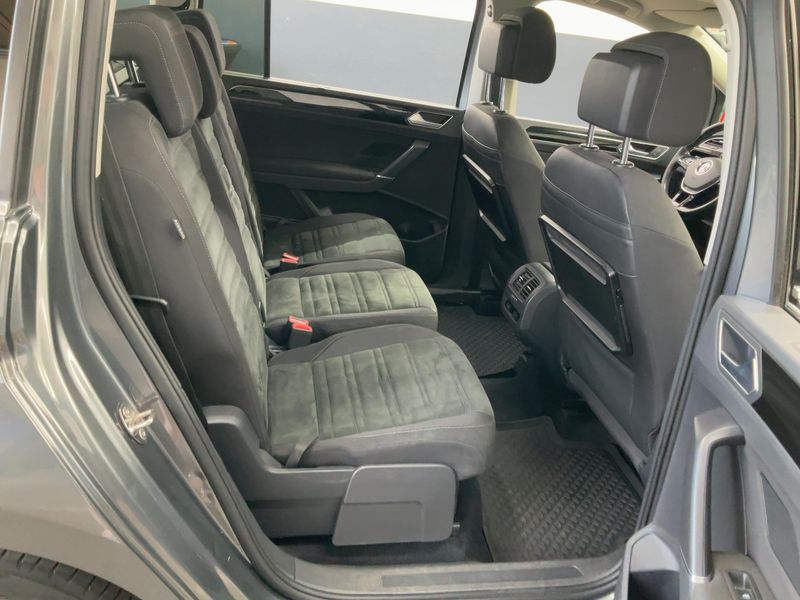Volkswagen Touran 2.0 TDI Highline BlueMotion Tech 2016 – снимка 20