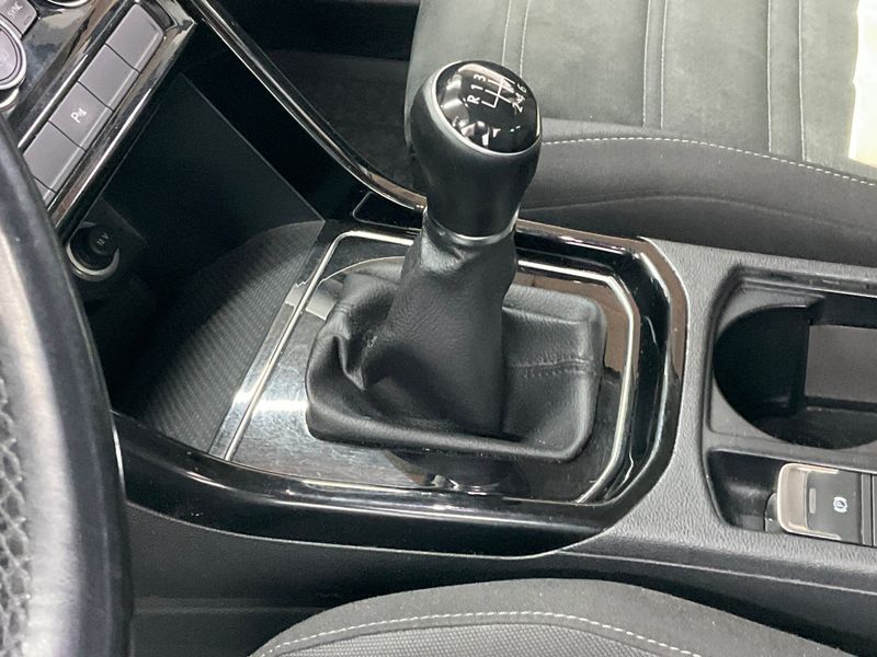 Volkswagen Touran 2.0 TDI Highline BlueMotion Tech 2016 – снимка 34