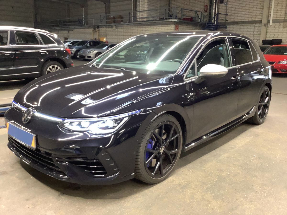 Volkswagen Golf VIII 2.0 TSI R 4Motion