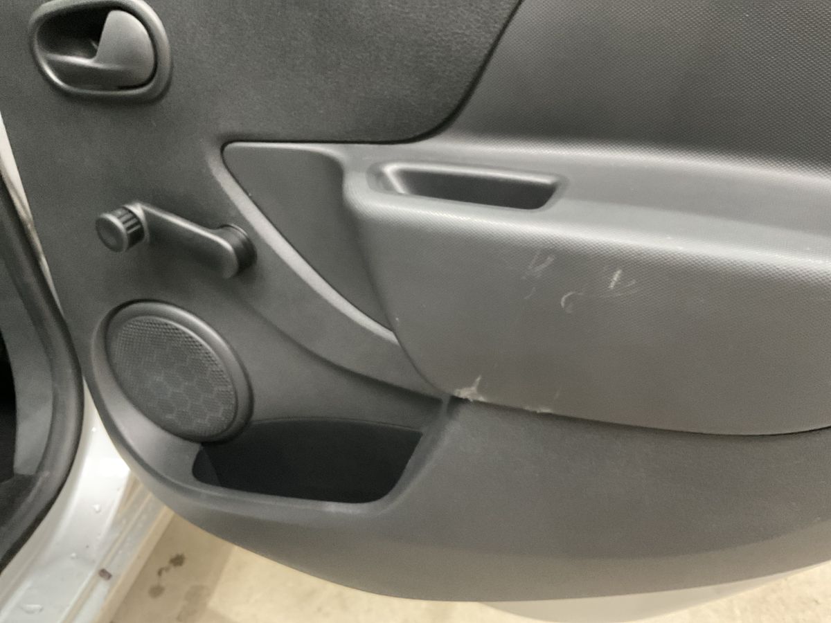 Dacia Logan 2018 — photo 25