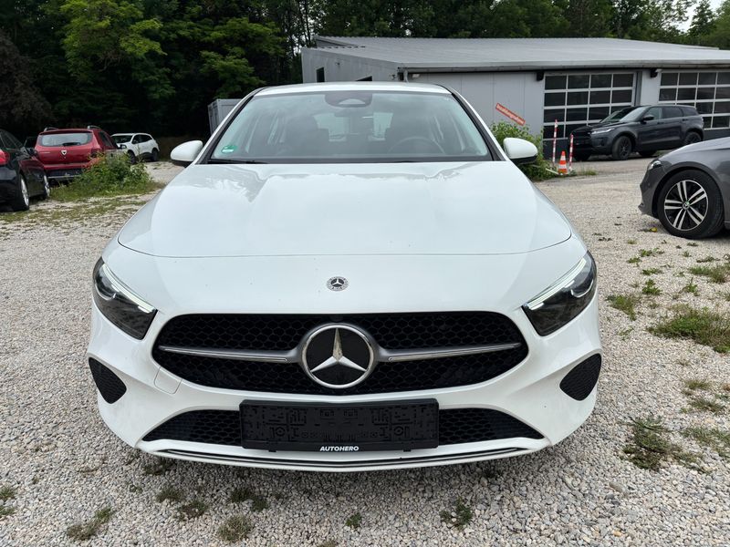 Mercedes-Benz A-Klasse A 180 d AMG Line 2023 – снимка 14