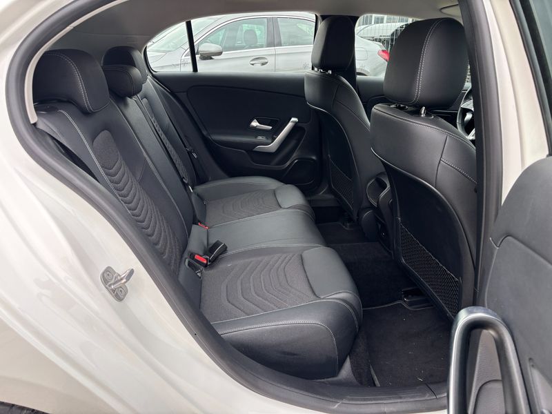 Mercedes-Benz A-Klasse A 180 d AMG Line 2023 – снимка 19