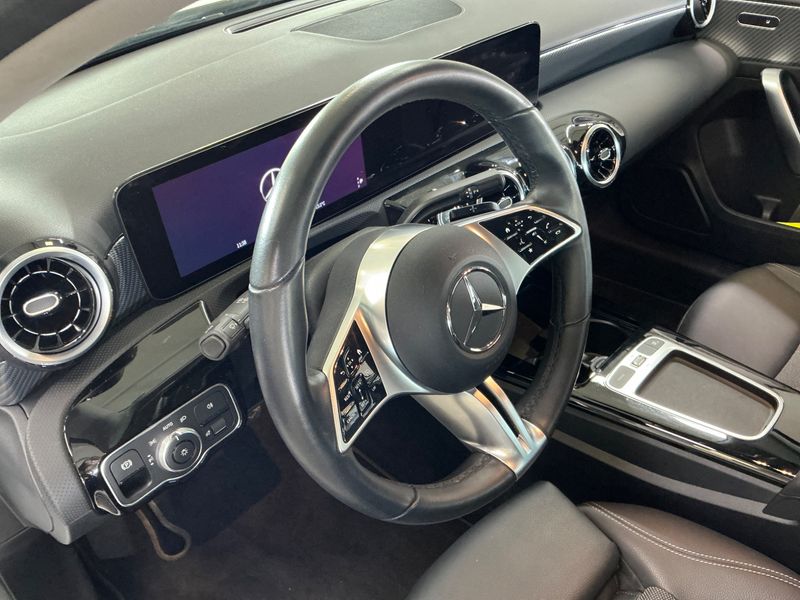 Mercedes-Benz A-Klasse A 180 d AMG Line 2023 – снимка 26