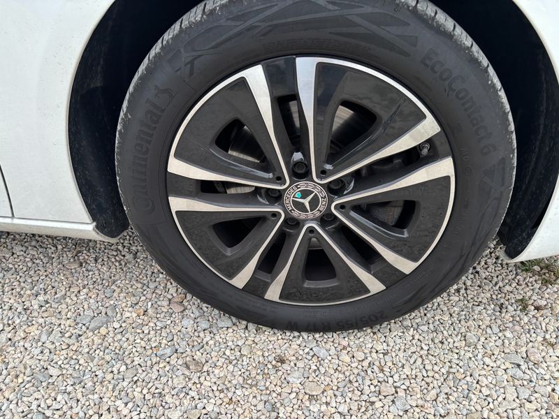 Mercedes-Benz A-Klasse A 180 d AMG Line 2023 – снимка 11