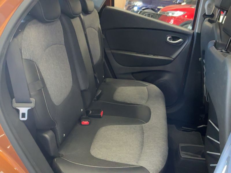 Renault Captur 1.5 dCi Intens 2019 – снимка 19