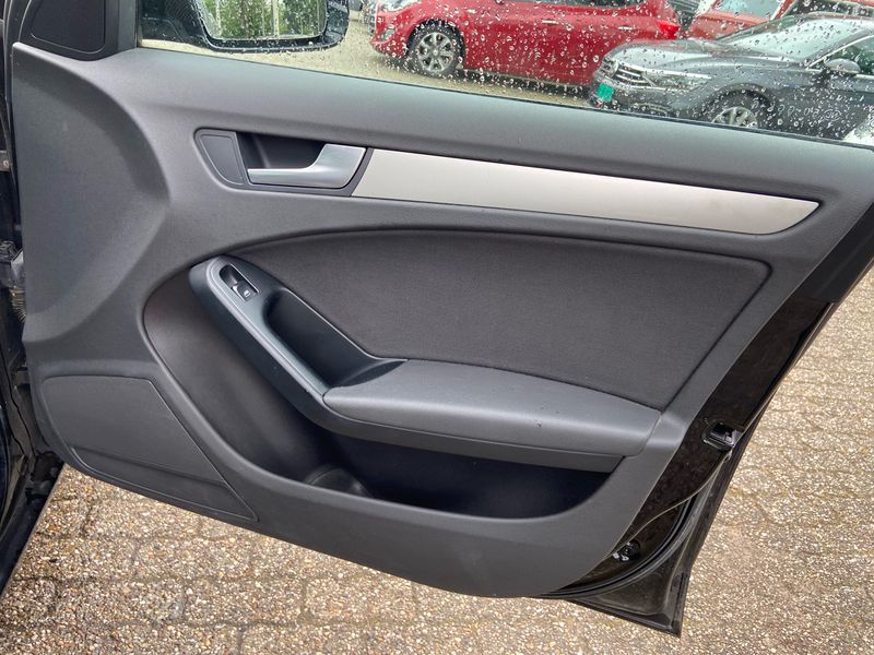 Audi A4 1.8 TFSI Attraction — zdjęcie 20
