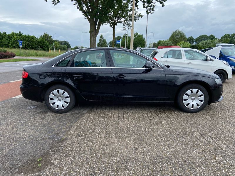 Audi A4 1.8 TFSI Attraction — zdjęcie 17