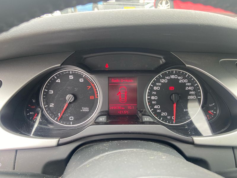 Audi A4 1.8 TFSI Attraction — zdjęcie 12