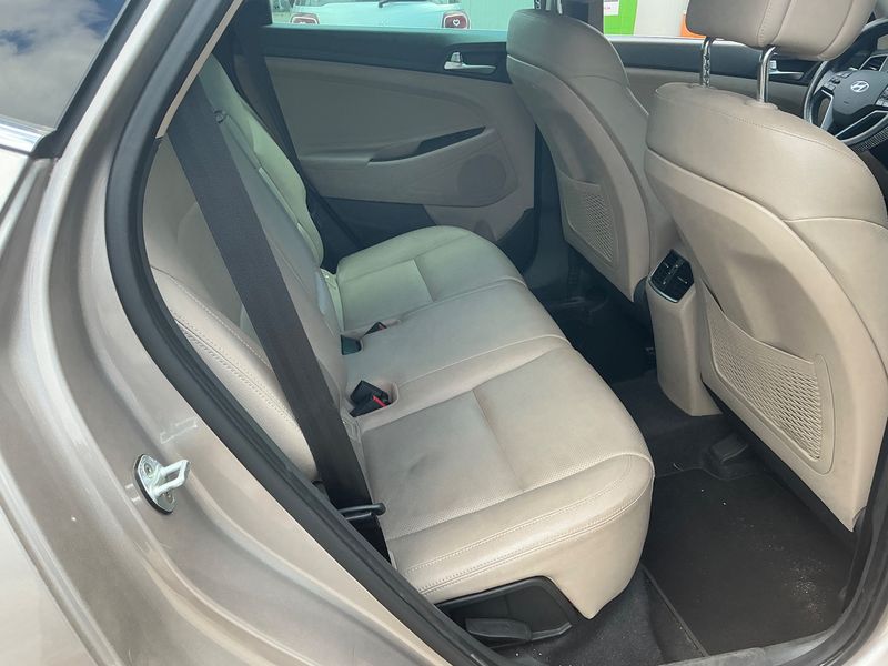 Hyundai Tucson 1.6 TGDI Advantage 4WD 2016 – снимка 19