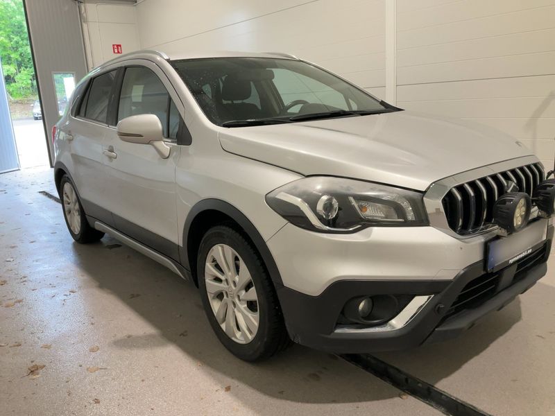 Suzuki SX4 S-Cross 1.0 BoosterJet All Grip Privilege 4x4 — zdjęcie 8
