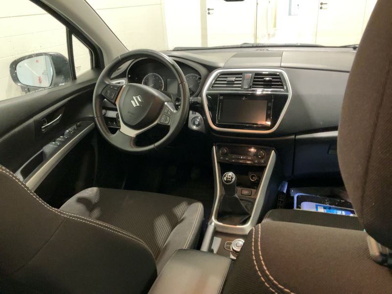 Suzuki SX4 S-Cross 1.0 BoosterJet All Grip Privilege 4x4 — zdjęcie 12