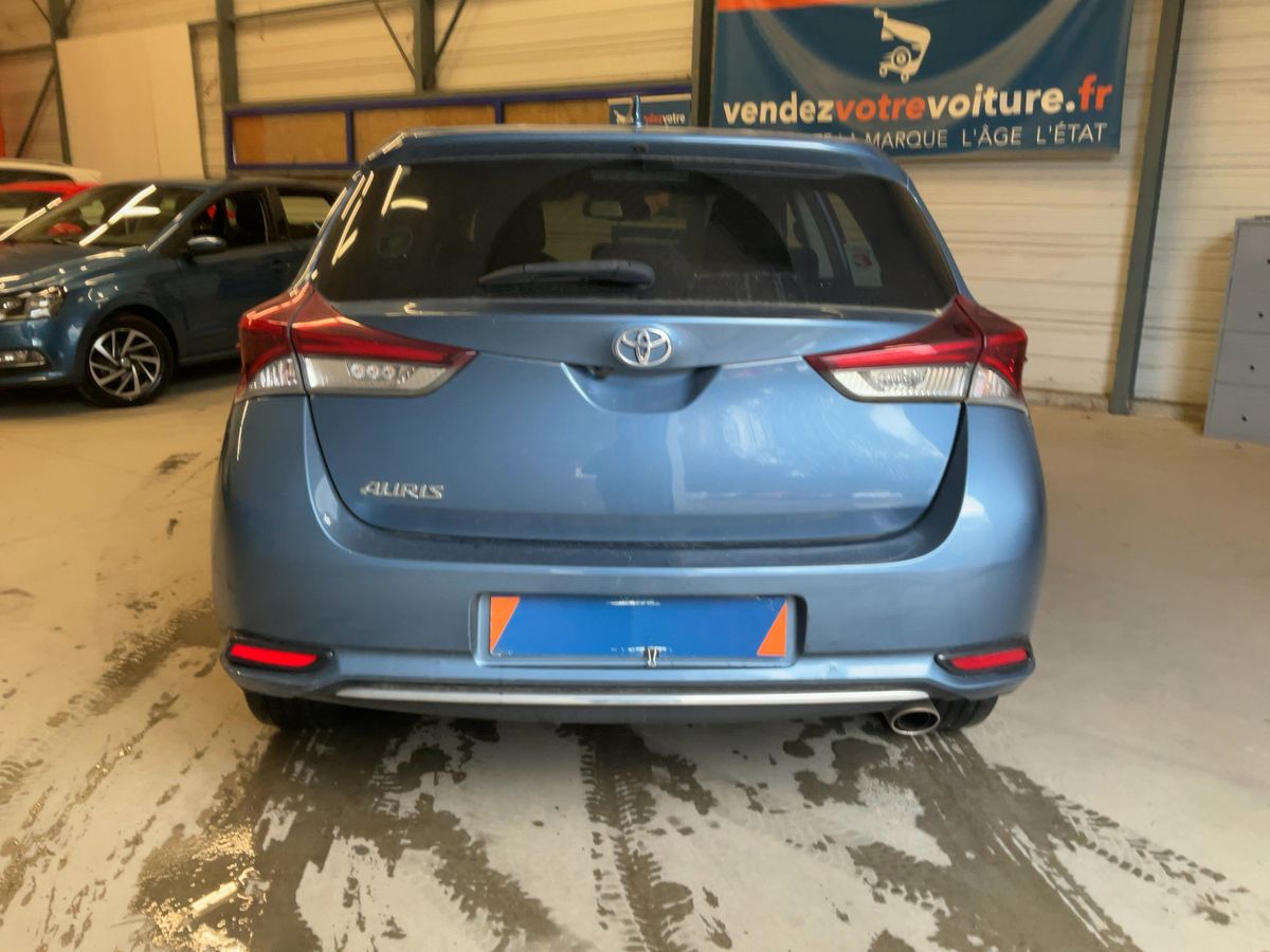 Toyota Auris 2018 — photo 8