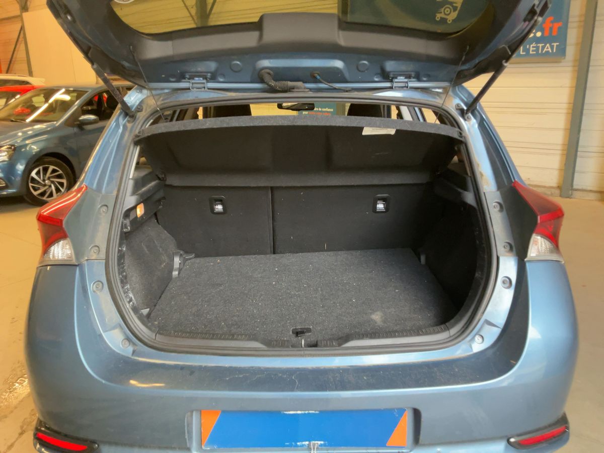 Toyota Auris 2018 — photo 16