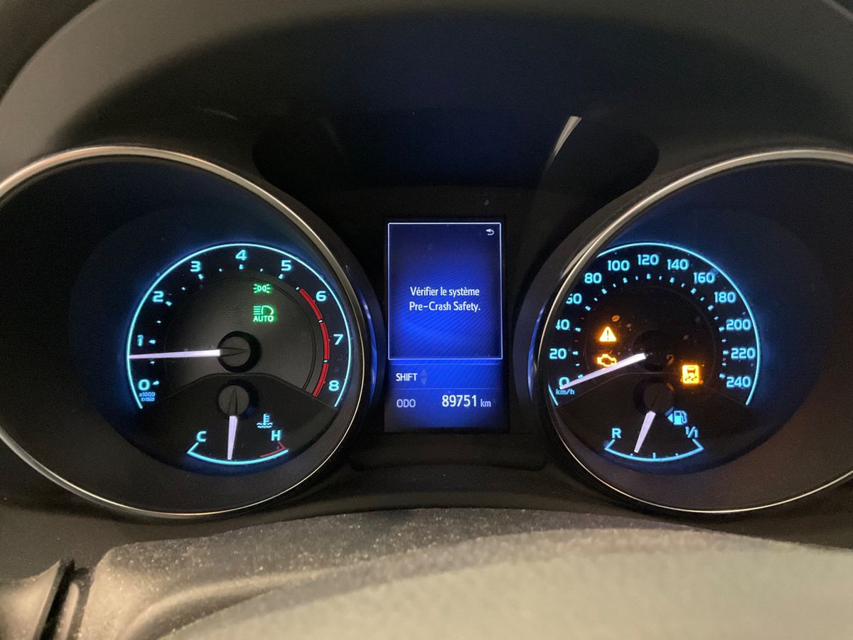 Toyota Auris 2018 — photo 51