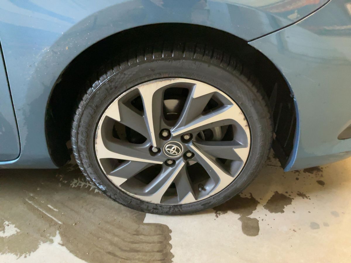 Toyota Auris 2018 — photo 12