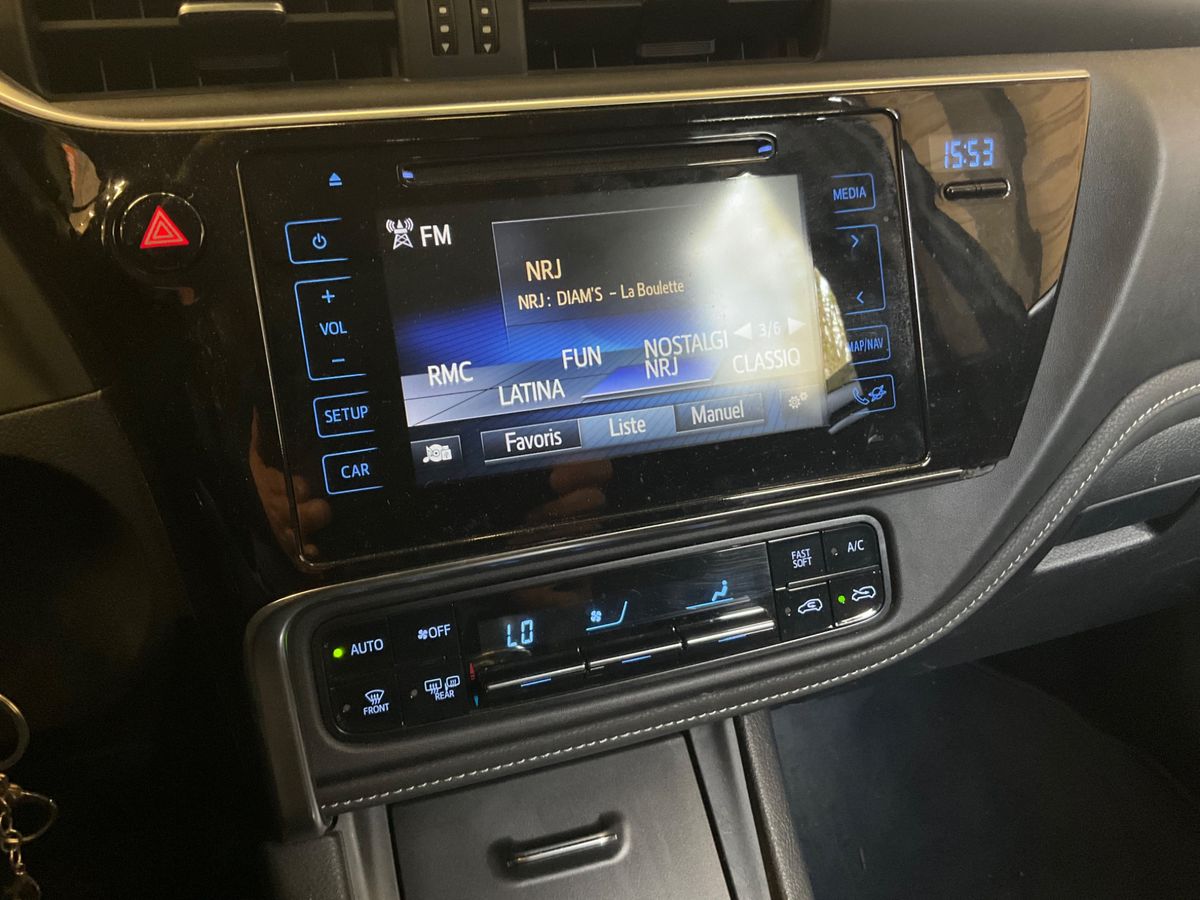 Toyota Auris 2018 — photo 26