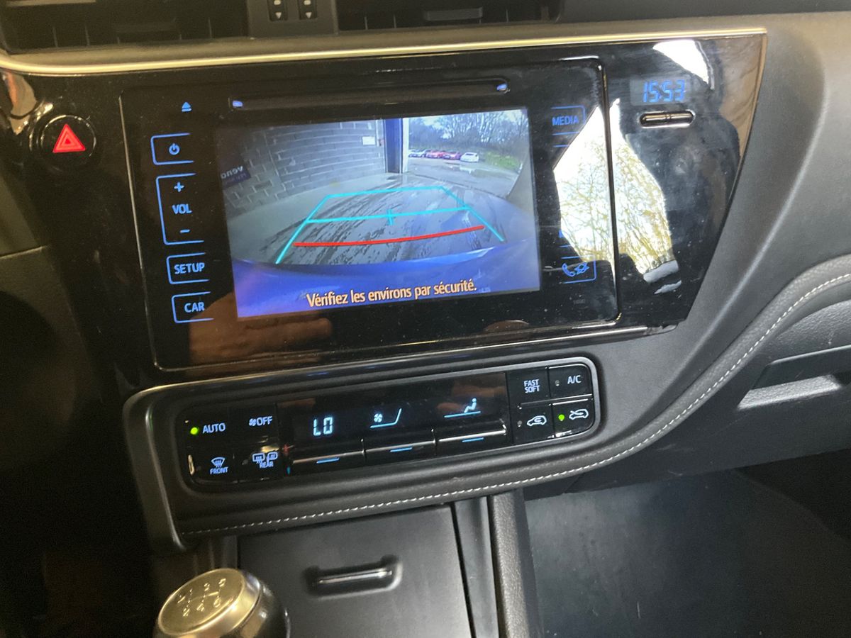 Toyota Auris 2018 — photo 27
