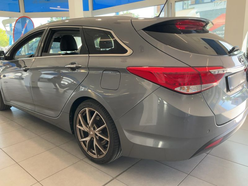 Hyundai i40 2.0 Premium — zdjęcie 3