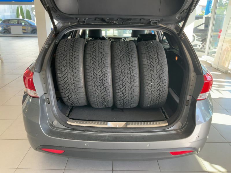 Hyundai i40 2.0 Premium — zdjęcie 10