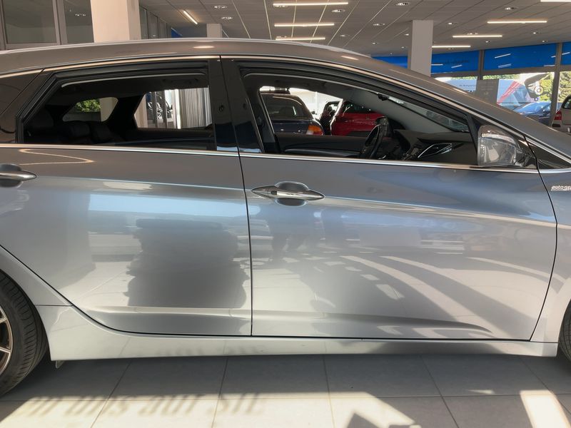Hyundai i40 2.0 Premium — zdjęcie 7