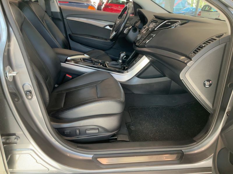 Hyundai i40 2.0 Premium — zdjęcie 11