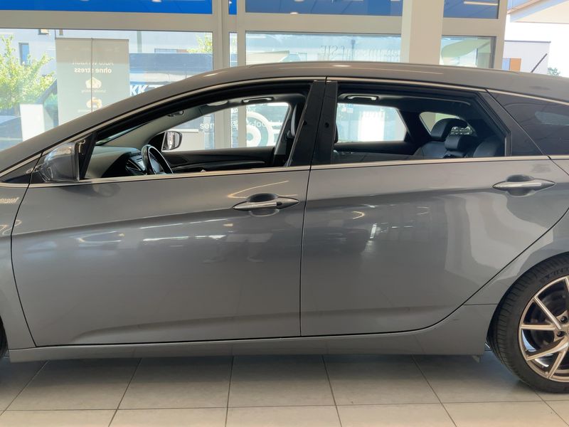 Hyundai i40 2.0 Premium — zdjęcie 4
