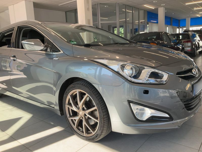 Hyundai i40 2.0 Premium — zdjęcie 8
