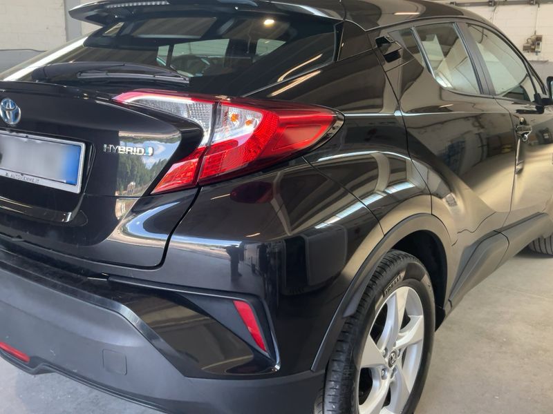 Toyota C-HR 1.8 Hybrid Active — zdjęcie 6