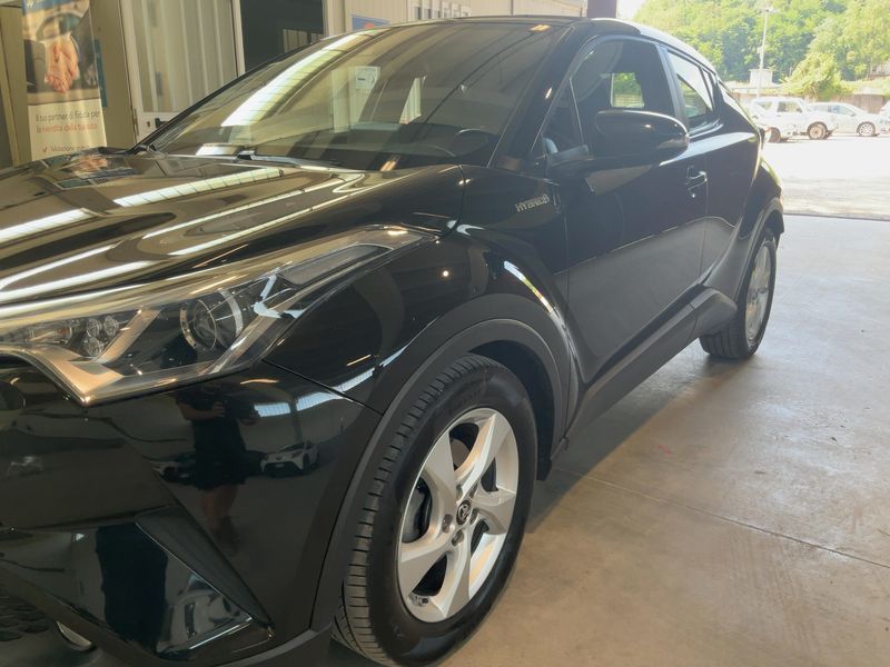 Toyota C-HR 1.8 Hybrid Active — zdjęcie 2