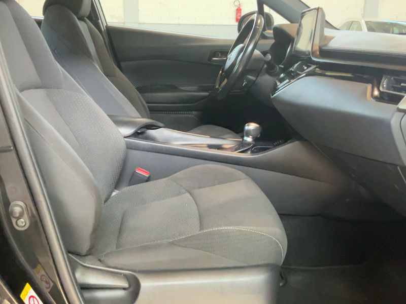 Toyota C-HR 1.8 Hybrid Active — zdjęcie 11