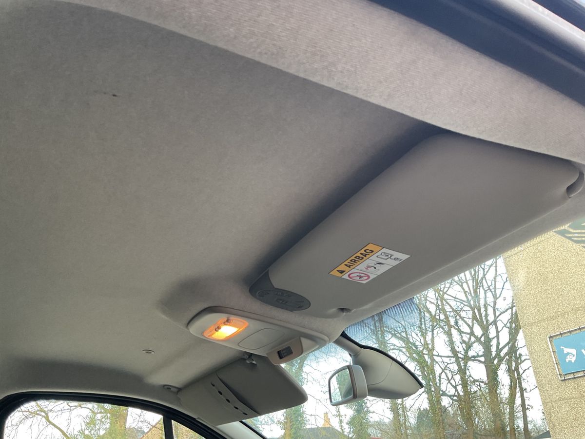 Renault Trafic 2019 — photo 40