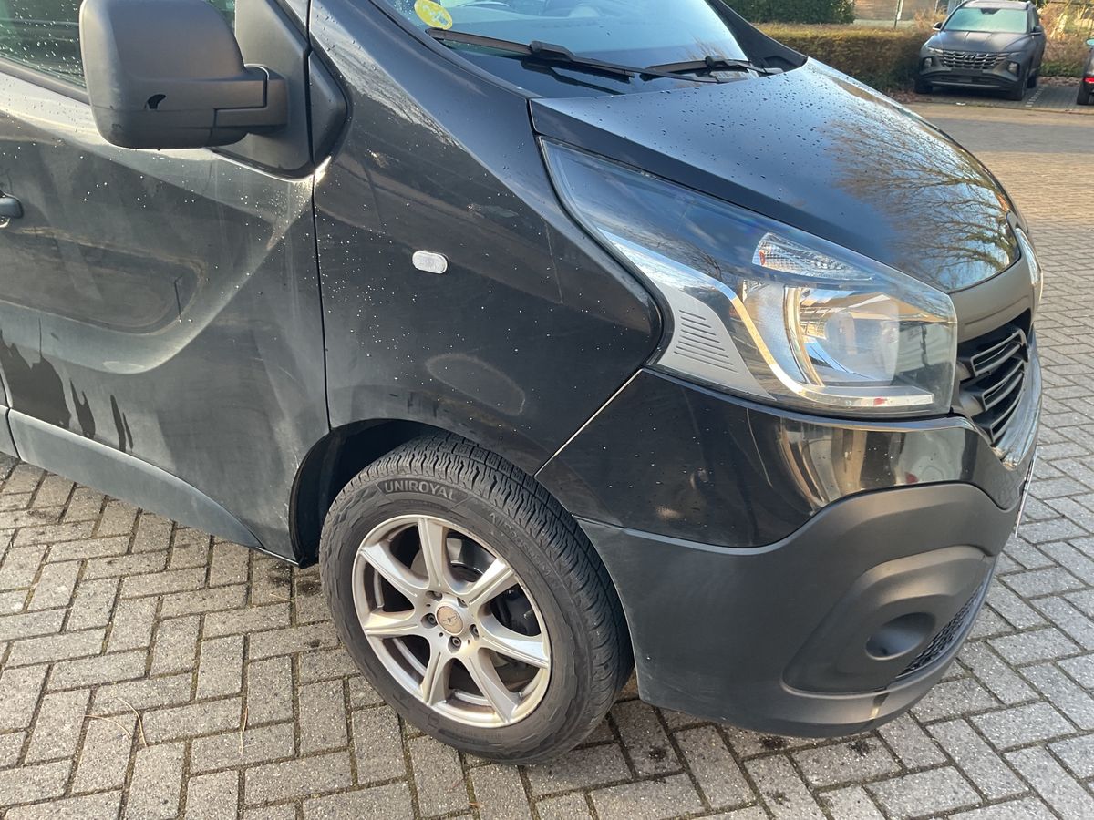 Renault Trafic 2019 — photo 13