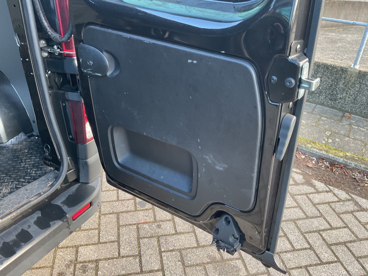 Renault Trafic 2019 — photo 42