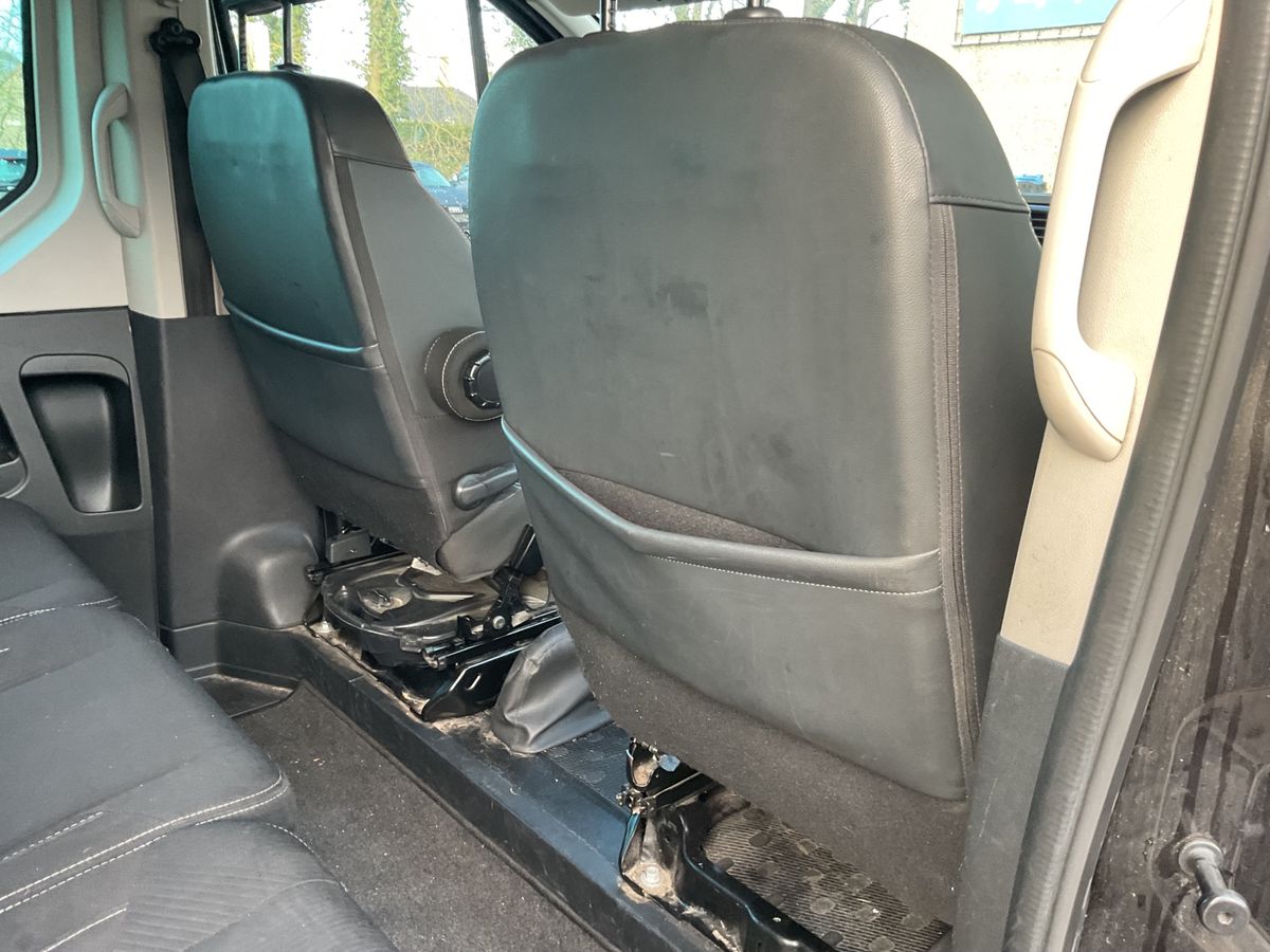 Renault Trafic 2019 — photo 35