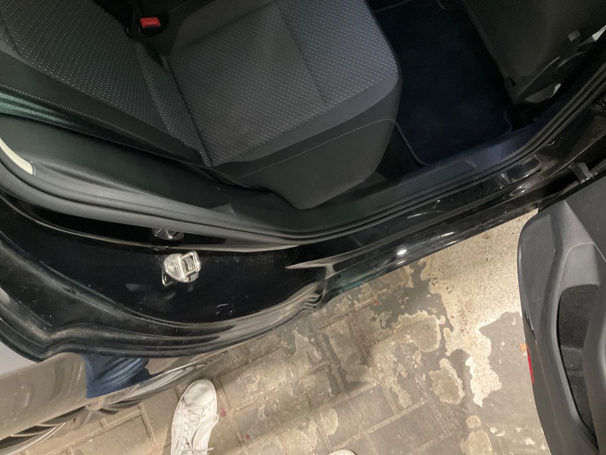 Volkswagen Passat 2019 — photo 30