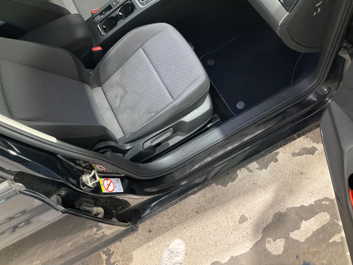 Volkswagen Passat 2019 — photo 35